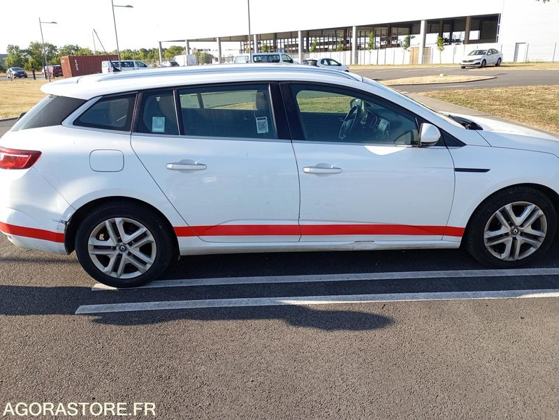 EP-826-HR - Roulant - Renault Megane - VP - 337 771 Kms - Personenwagen: afbeelding 2 EP-826-HR - Roulant - Renault Megane - VP - 337 771 Kms - Personenwagen: afbeelding 2