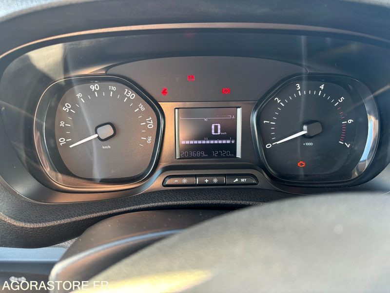 EZ-034-TN - Roulant - CITROEN JUMPY SPACE TOURER - VP - 203 689 Kms - Minibus, Personenvervoer: afbeelding 5 EZ-034-TN - Roulant - CITROEN JUMPY SPACE TOURER - VP - 203 689 Kms - Minibus, Personenvervoer: afbeelding 5