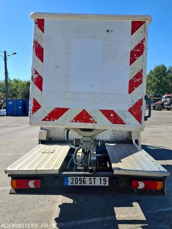 Elévateur à Nacelle 160 ALU CABSTAR sur châssis NISSAN <3.5T H.16M - 2007 - Vrachtwagen hoogwerker: afbeelding 4 Elévateur à Nacelle 160 ALU CABSTAR sur châssis NISSAN <3.5T H.16M - 2007 - Vrachtwagen hoogwerker: afbeelding 4