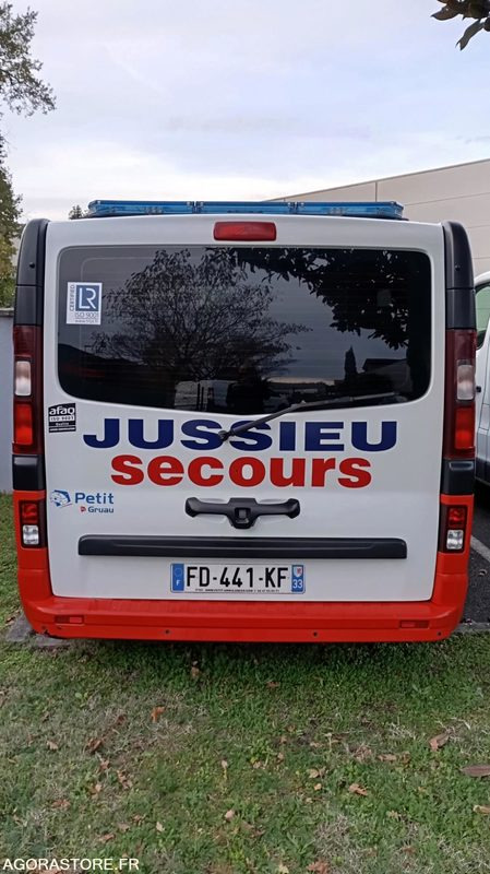 FD-441-KF - "PP"- Non Roulant - RENAULT TRAFIC - VASP - 318 629 Kms - Ambulance: afbeelding 5 FD-441-KF - "PP"- Non Roulant - RENAULT TRAFIC - VASP - 318 629 Kms - Ambulance: afbeelding 5