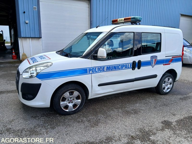 FIAT DOBLO C.1.3MTJ - Kleine bestelwagen: afbeelding 1 FIAT DOBLO C.1.3MTJ - Kleine bestelwagen: afbeelding 1