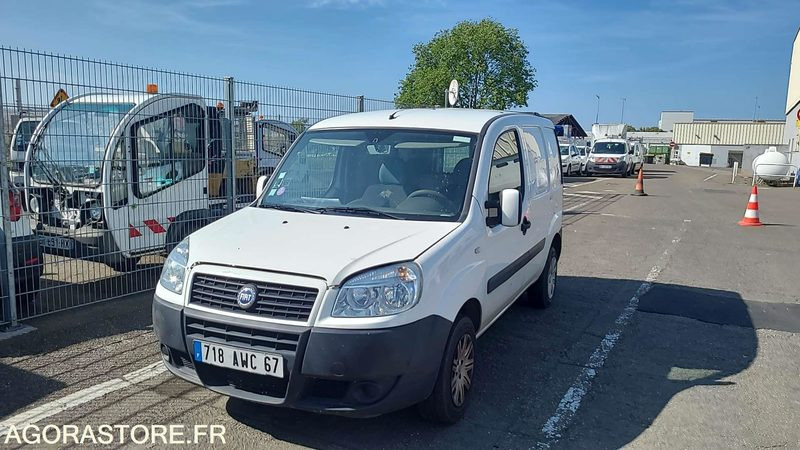 FIAT DOBLO CARGO - 2007 - 98427KM - 718 AWC 67 - Kleine bestelwagen: afbeelding 1 FIAT DOBLO CARGO - 2007 - 98427KM - 718 AWC 67 - Kleine bestelwagen: afbeelding 1
