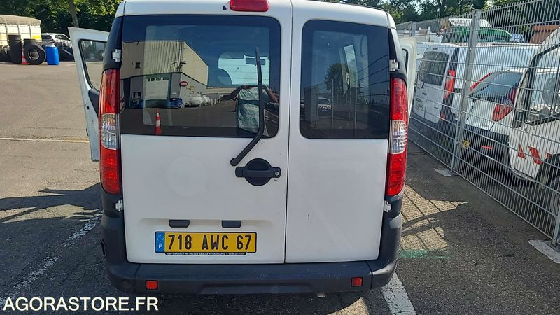 FIAT DOBLO CARGO - 2007 - 98427KM - 718 AWC 67 - Kleine bestelwagen: afbeelding 4 FIAT DOBLO CARGO - 2007 - 98427KM - 718 AWC 67 - Kleine bestelwagen: afbeelding 4