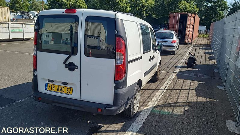 FIAT DOBLO CARGO - 2007 - 98427KM - 718 AWC 67 - Kleine bestelwagen: afbeelding 3 FIAT DOBLO CARGO - 2007 - 98427KM - 718 AWC 67 - Kleine bestelwagen: afbeelding 3