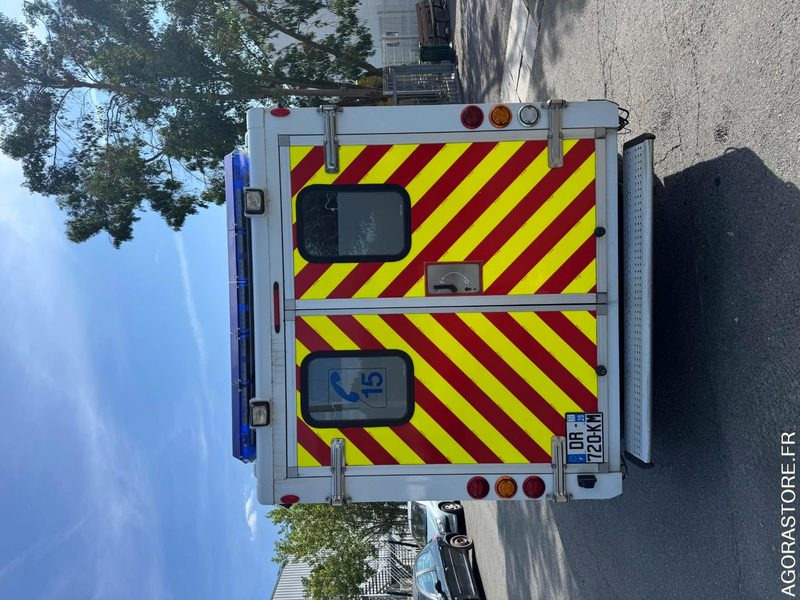 FIAT DUCATO SAMU / AMBULANCE - 2009 - 240 000 KM - Ambulance: afbeelding 4 FIAT DUCATO SAMU / AMBULANCE - 2009 - 240 000 KM - Ambulance: afbeelding 4