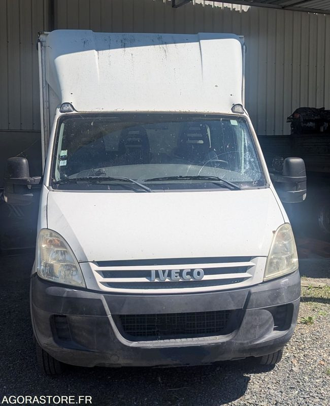 FOURGON IVECO 35C18 - 2008 - 182 000 KM - Gesloten bestelwagen: afbeelding 1 FOURGON IVECO 35C18 - 2008 - 182 000 KM - Gesloten bestelwagen: afbeelding 1