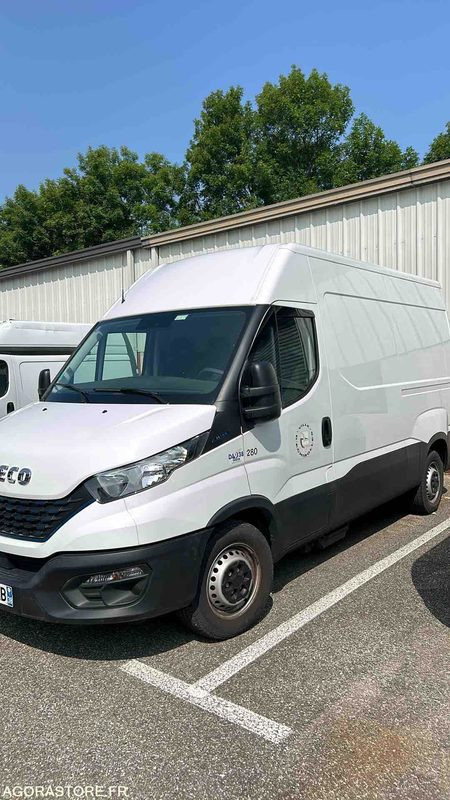 FOURGON Iveco 2020 - Gesloten bestelwagen: afbeelding 2 FOURGON Iveco 2020 - Gesloten bestelwagen: afbeelding 2