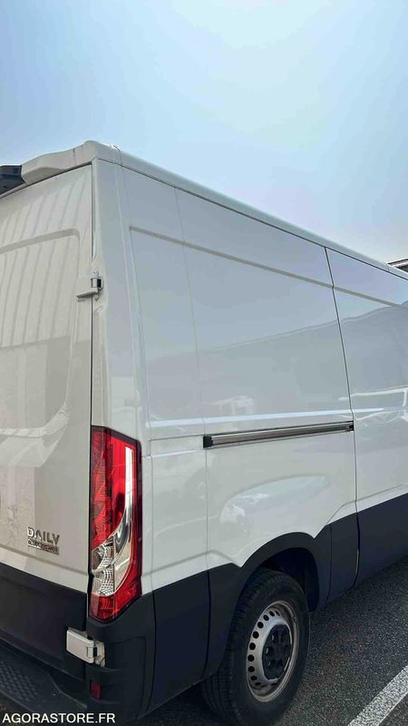 FOURGON Iveco 2020 - Gesloten bestelwagen: afbeelding 3 FOURGON Iveco 2020 - Gesloten bestelwagen: afbeelding 3