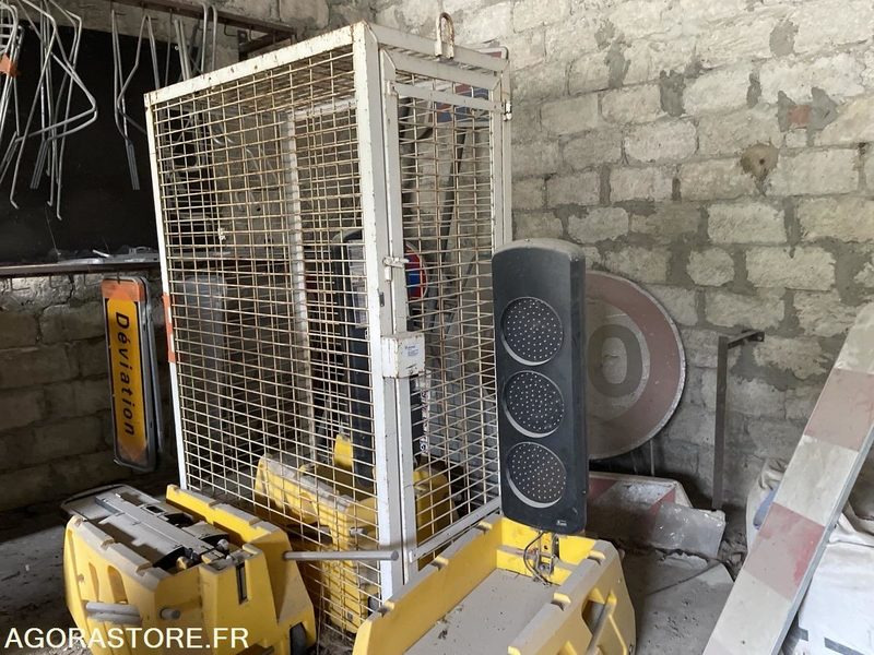 Feux tricolores et cages - Gereedschap/ Toebehoor: afbeelding 1 Feux tricolores et cages - Gereedschap/ Toebehoor: afbeelding 1