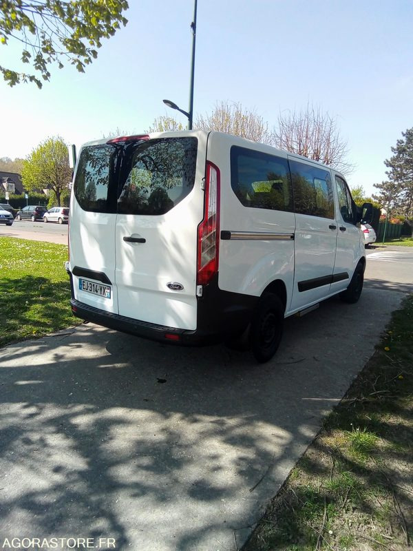 Ford custom kombi. 8 places 215960 - Personenwagen: afbeelding 2 Ford custom kombi. 8 places 215960 - Personenwagen: afbeelding 2