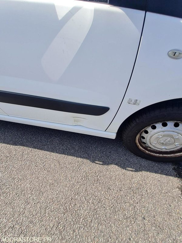 Fourgon PEUGEOT EXPERT - 2013 - 217330 Kms - Kleine bestelwagen: afbeelding 5 Fourgon PEUGEOT EXPERT - 2013 - 217330 Kms - Kleine bestelwagen: afbeelding 5