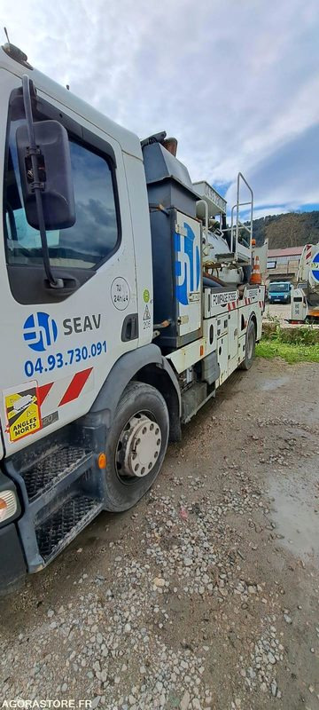 HYDROCUREUR RIVARD RENAULT 2006 CK577XS (VENTE UNIQUEMENT EXPORT) - Vacuümwagen: afbeelding 3 HYDROCUREUR RIVARD RENAULT 2006 CK577XS (VENTE UNIQUEMENT EXPORT) - Vacuümwagen: afbeelding 3