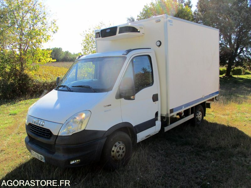 IVECO 35S13 de 2013 chassis cabine frigorifique idéal pour modifié en benne - Koelwagen: afbeelding 1 IVECO 35S13 de 2013 chassis cabine frigorifique idéal pour modifié en benne - Koelwagen: afbeelding 1