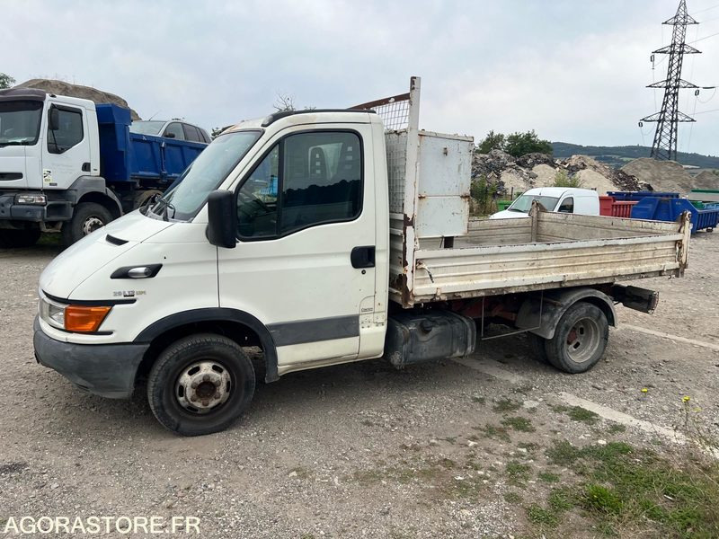 IVECO BENNE 35C12 - Kipper bestelwagen: afbeelding 2 IVECO BENNE 35C12 - Kipper bestelwagen: afbeelding 2