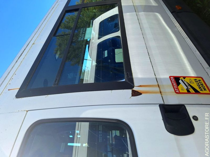 IVECO BUS DAILY N°092063 - Minibus, Personenvervoer: afbeelding 5 IVECO BUS DAILY N°092063 - Minibus, Personenvervoer: afbeelding 5