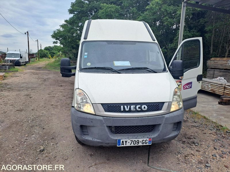 IVECO | DAILY | 2010 | 82193KM - Gesloten bestelwagen: afbeelding 3 IVECO | DAILY | 2010 | 82193KM - Gesloten bestelwagen: afbeelding 3