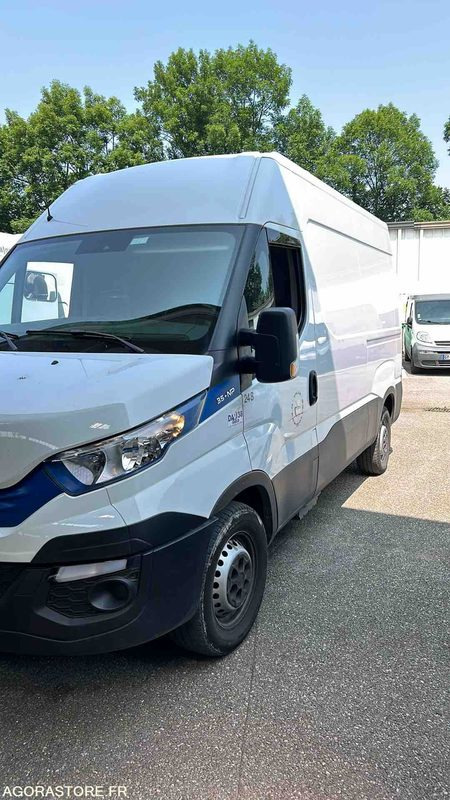 Iveco Daily 2009 - Gesloten bestelwagen: afbeelding 2 Iveco Daily 2009 - Gesloten bestelwagen: afbeelding 2