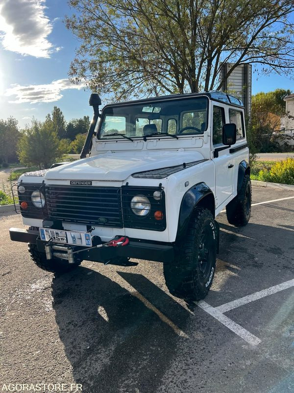 LAND ROVER DEFENDER 90 - 175 000km - SUV: afbeelding 2 LAND ROVER DEFENDER 90 - 175 000km - SUV: afbeelding 2