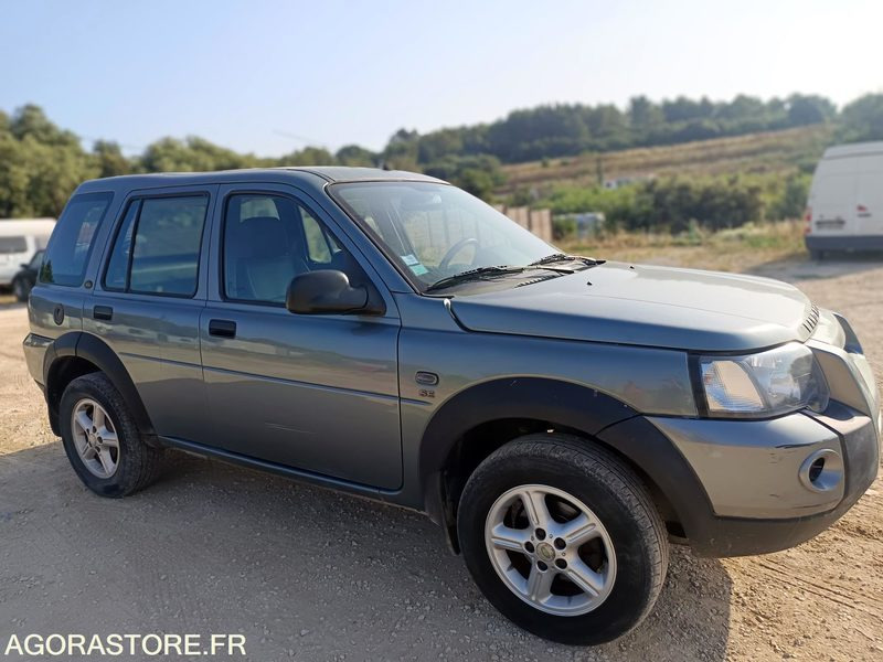 LAND ROVER FREELANDER - 2004 - 221800KMS - SUV: afbeelding 2 LAND ROVER FREELANDER - 2004 - 221800KMS - SUV: afbeelding 2