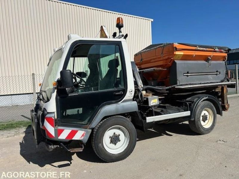 LINDNER UNITRAC 102C AMPLIROLL + LAME + SALEUSE 2008 5050 HEURES - Sneeuwruimer: afbeelding 2 LINDNER UNITRAC 102C AMPLIROLL + LAME + SALEUSE 2008 5050 HEURES - Sneeuwruimer: afbeelding 2