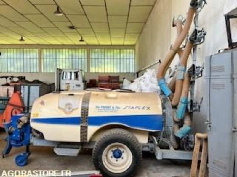 Atomiseur trainé Simplex 1500 - Landbouwmachine: afbeelding 1 Atomiseur trainé Simplex 1500 - Landbouwmachine: afbeelding 1