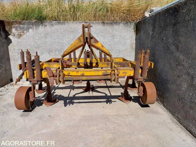 CULTIVATEUR CHISEL HEBRA 3336 - Landbouwmachine: afbeelding 1 CULTIVATEUR CHISEL HEBRA 3336 - Landbouwmachine: afbeelding 1