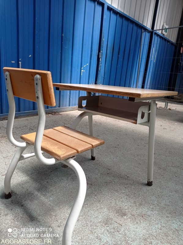 Lot de 28 Pupitres écoliers individuels - Gereedschap/ Toebehoor: afbeelding 1 Lot de 28 Pupitres écoliers individuels - Gereedschap/ Toebehoor: afbeelding 1