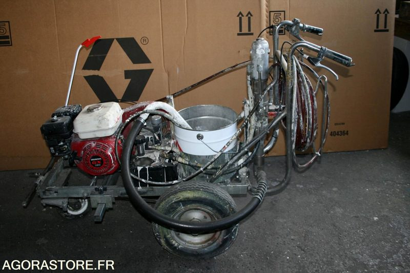 MACHINE A PEINTURE - Bouwmaterieel: afbeelding 2 MACHINE A PEINTURE - Bouwmaterieel: afbeelding 2