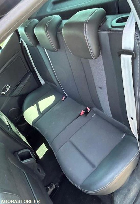 MEGANE 1.2 L TCE 115 CH BOSE EDITION - 2013 - 97 595 kms - Personenwagen: afbeelding 5 MEGANE 1.2 L TCE 115 CH BOSE EDITION - 2013 - 97 595 kms - Personenwagen: afbeelding 5
