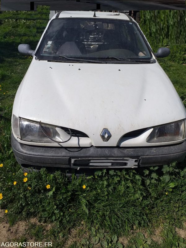 MEGANE pour pieces - Personenwagen: afbeelding 1 MEGANE pour pieces - Personenwagen: afbeelding 1