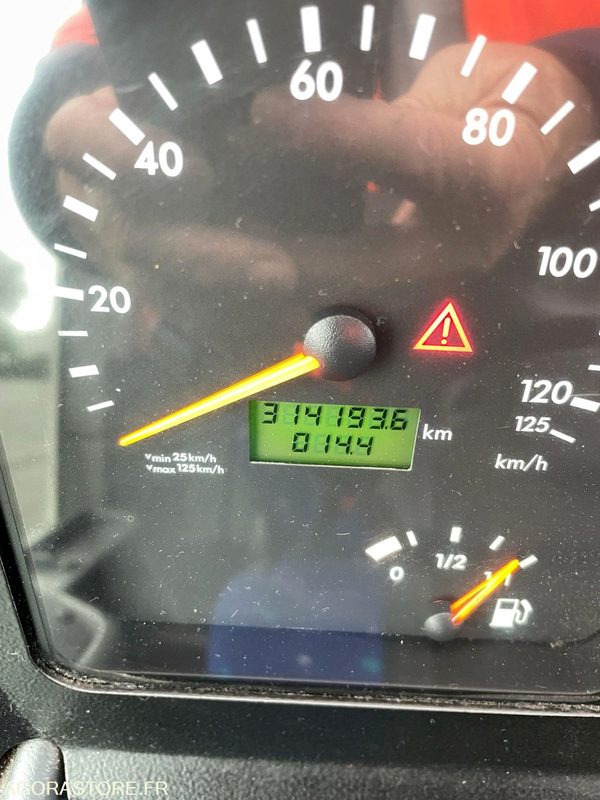 MERCEDES INTOURO 13m N°093019 - Schoolbus: afbeelding 2 MERCEDES INTOURO 13m N°093019 - Schoolbus: afbeelding 2