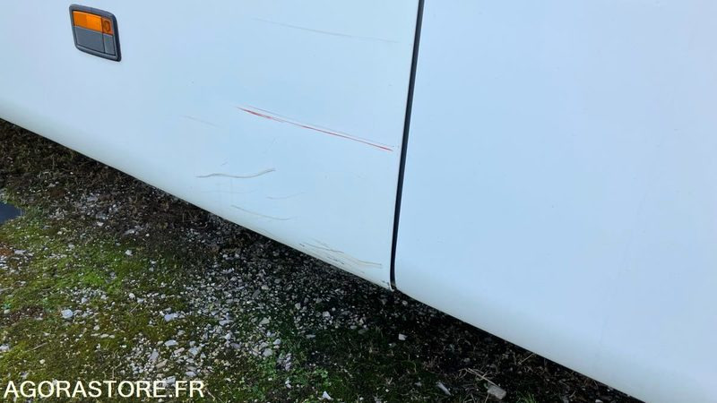 MERCEDES INTOURO N°093252 - Schoolbus: afbeelding 5 MERCEDES INTOURO N°093252 - Schoolbus: afbeelding 5