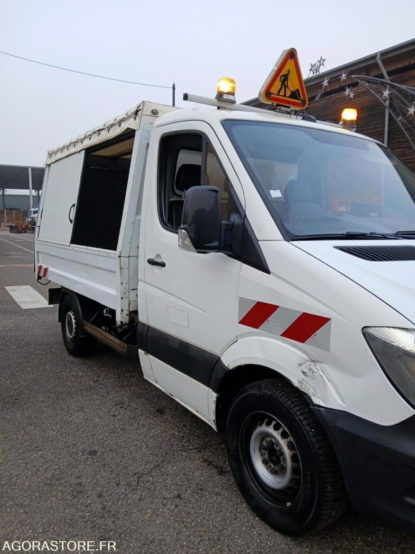 MERCEDES SPRINTER ANNEE 2014 - Kipper bestelwagen: afbeelding 2 MERCEDES SPRINTER ANNEE 2014 - Kipper bestelwagen: afbeelding 2