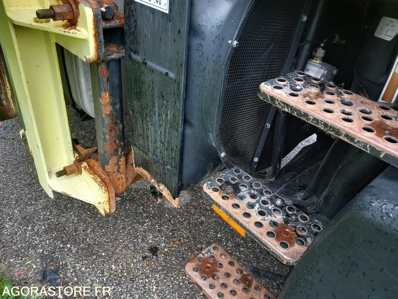 MERCEDES UNIMOG 4X4 4RD AVEC SALEUSE ET AILERONS KU0105 SL0307 AB0107 AB0107 - Sneeuwruimer: afbeelding 4 MERCEDES UNIMOG 4X4 4RD AVEC SALEUSE ET AILERONS KU0105 SL0307 AB0107 AB0107 - Sneeuwruimer: afbeelding 4