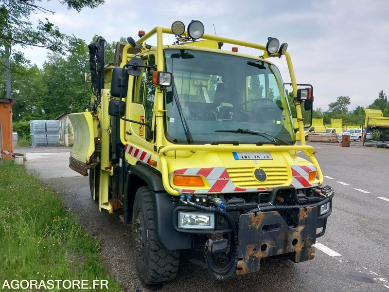 MERCEDES UNIMOG 4X4 4RD AVEC SALEUSE ET AILERONS KU0105 SL0307 AB0107 AB0107 - Sneeuwruimer: afbeelding 1 MERCEDES UNIMOG 4X4 4RD AVEC SALEUSE ET AILERONS KU0105 SL0307 AB0107 AB0107 - Sneeuwruimer: afbeelding 1
