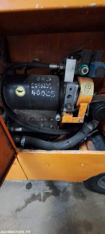 MINI COMBINE RIVARD TOYOTA AT052SN (VENTE UNIQUEMENT EXPORT) - SUV: afbeelding 5 MINI COMBINE RIVARD TOYOTA AT052SN (VENTE UNIQUEMENT EXPORT) - SUV: afbeelding 5