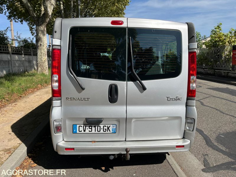 MINIBUS VL - 9 PLACES - TRAFIC - L2 H1 - 115 CH - CLIM- 165200 KMS - ATTELAGE - Minibus, Personenvervoer: afbeelding 5 MINIBUS VL - 9 PLACES - TRAFIC - L2 H1 - 115 CH - CLIM- 165200 KMS - ATTELAGE - Minibus, Personenvervoer: afbeelding 5