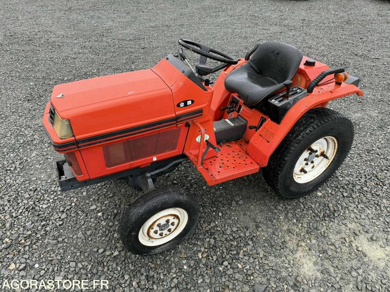 Micro tracteur KUBOTA B40 4X4 - Tractor: afbeelding 1 Micro tracteur KUBOTA B40 4X4 - Tractor: afbeelding 1