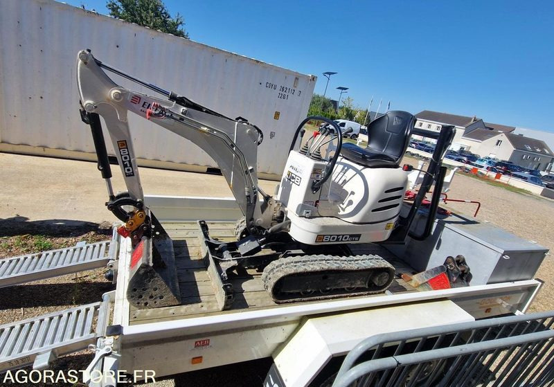 Mini Pelle 1T JCB 8010CTS + Remorque - 2023 / (NEUVE) 19 HEURES (EMF201) - Minigraafmachine: afbeelding 1 Mini Pelle 1T JCB 8010CTS + Remorque - 2023 / (NEUVE) 19 HEURES (EMF201) - Minigraafmachine: afbeelding 1