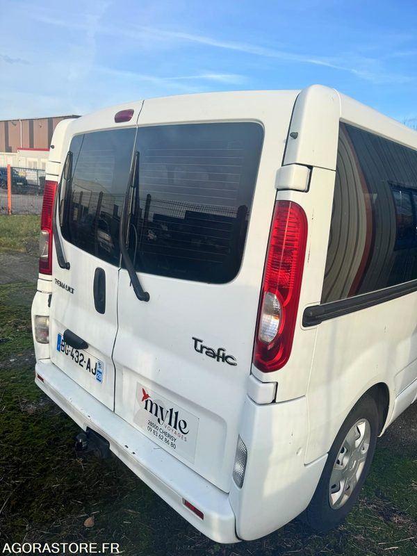 Minibus Renault Trafic l2h1 9 places - Minibus, Personenvervoer: afbeelding 4 Minibus Renault Trafic l2h1 9 places - Minibus, Personenvervoer: afbeelding 4