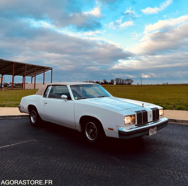 NIORT - AMERICAINE OLDSMOBILE CUTLASS - 50 492 KM - 1979 - Personenwagen: afbeelding 1 NIORT - AMERICAINE OLDSMOBILE CUTLASS - 50 492 KM - 1979 - Personenwagen: afbeelding 1