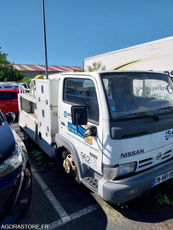 NISSAN Cabstar BAROCLEAN 2007 (265000Km) Non Roulant VENTE EXPORT UNIQUEMENT - Vacuümwagen: afbeelding 1 NISSAN Cabstar BAROCLEAN 2007 (265000Km) Non Roulant VENTE EXPORT UNIQUEMENT - Vacuümwagen: afbeelding 1