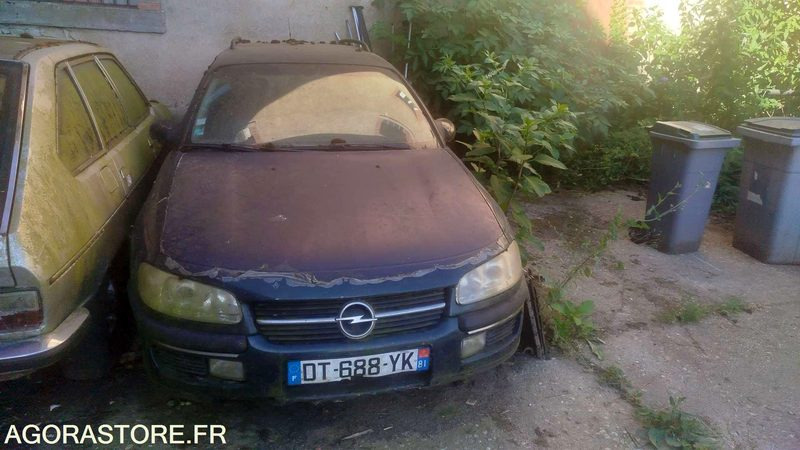 OPEL OMÉGA BREAK - 1996 - Stationwagen: afbeelding 1 OPEL OMÉGA BREAK - 1996 - Stationwagen: afbeelding 1