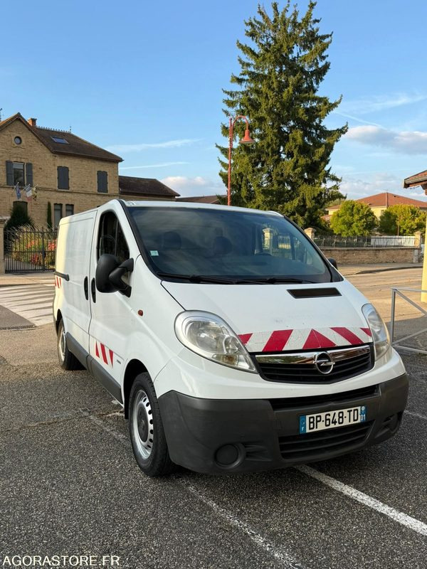 OPEL VIVARO 2L CDTI 90CH moteur 2L dci 90ch à chaine de distribution - Kleine bestelwagen: afbeelding 1 OPEL VIVARO 2L CDTI 90CH moteur 2L dci 90ch à chaine de distribution - Kleine bestelwagen: afbeelding 1