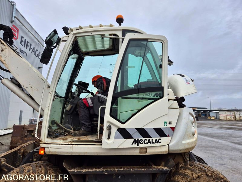 PELLE A PNEUS - MECALAC 714 MW NON ROULANTE - 2016 / 11695 HEURES (MA556) - Graafmachine: afbeelding 3 PELLE A PNEUS - MECALAC 714 MW NON ROULANTE - 2016 / 11695 HEURES (MA556) - Graafmachine: afbeelding 3