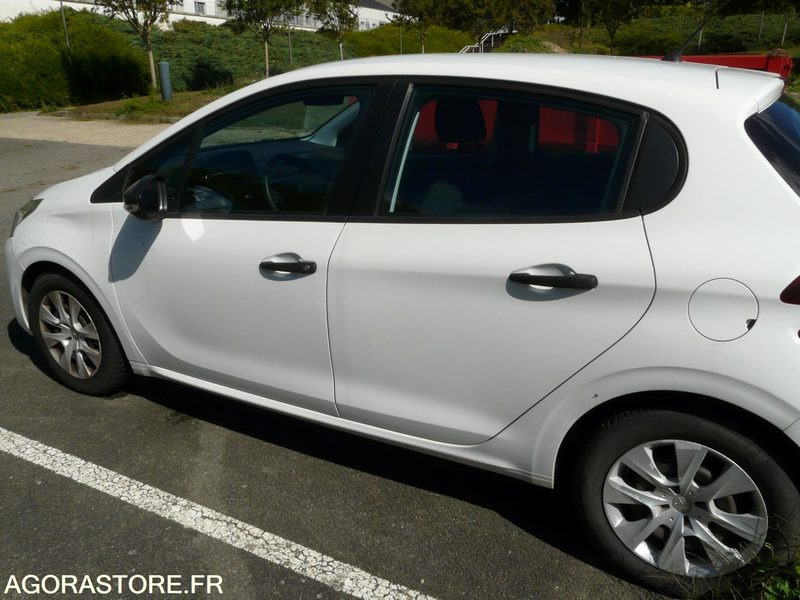 PEUGEOT 208 DX190CZ - Personenwagen: afbeelding 4 PEUGEOT 208 DX190CZ - Personenwagen: afbeelding 4