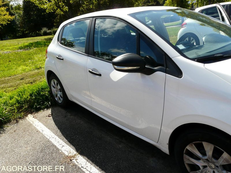 PEUGEOT 208 DX190CZ - Personenwagen: afbeelding 2 PEUGEOT 208 DX190CZ - Personenwagen: afbeelding 2