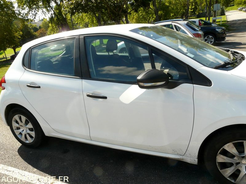 PEUGEOT 208 DX201CZ - Personenwagen: afbeelding 2 PEUGEOT 208 DX201CZ - Personenwagen: afbeelding 2