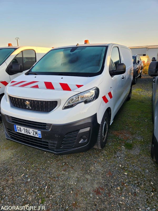 PEUGEOT EXPERT 1.5 BLUEHDI 120 - 2021 - 182104 km - Gesloten bestelwagen: afbeelding 2 PEUGEOT EXPERT 1.5 BLUEHDI 120 - 2021 - 182104 km - Gesloten bestelwagen: afbeelding 2