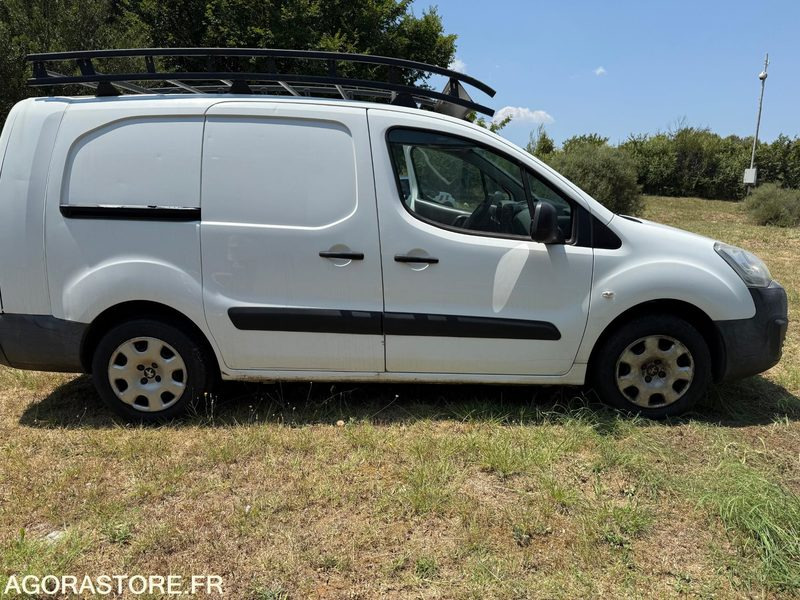 PEUGEOT PARTNER 121 L2 1.6 HDI 90 BVM5 - 2015 / 248865 KM - Kleine bestelwagen: afbeelding 3 PEUGEOT PARTNER 121 L2 1.6 HDI 90 BVM5 - 2015 / 248865 KM - Kleine bestelwagen: afbeelding 3